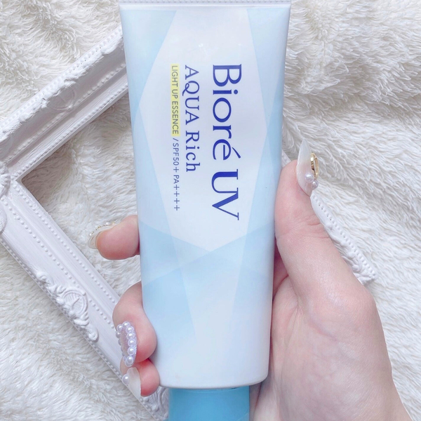 비오레 UV 아쿠아 리치 라이트 업 에센스 선스크린 SPF50+ PA++++ 70g