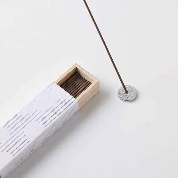 코사이도 목련 향 스틱 및 홀더 나무 상자 40ct.