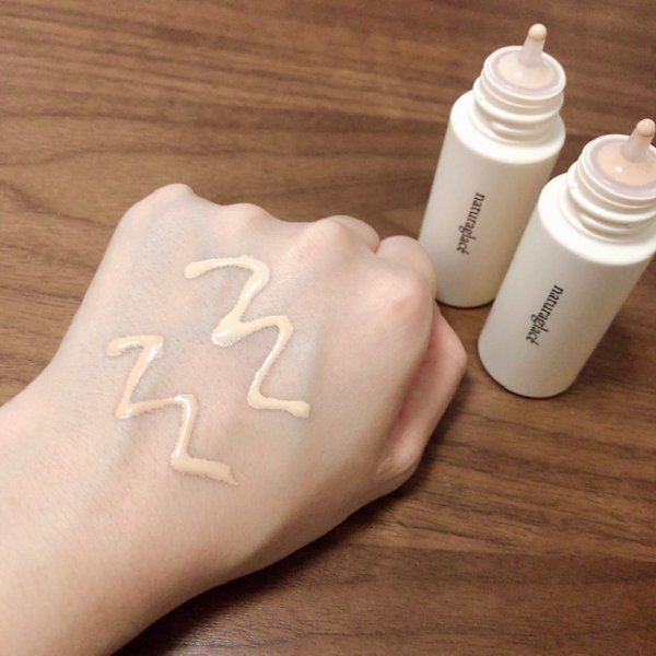 네츄라글라세 라이트웨이트 워터리 파운데이션 내추럴 베이지 SPF30