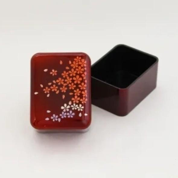 Red-Lacquered-Small-Accessory-Case-Cherry-Blossom-Design-1-2025-12-25T07:42:40.652Z.jpg