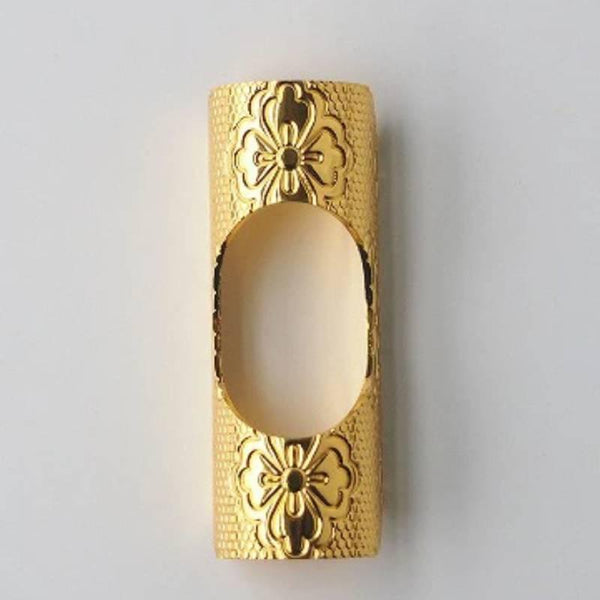 다나베 전통 문양의 우아한 금 젓가락 받침